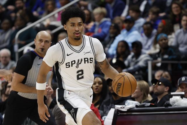 圣安东尼奥马刺止住颓势备战NBA总决赛迈阿密热火今夜更衣室发声，这操作让人直呼：曼联官宣签约备战欧篮联