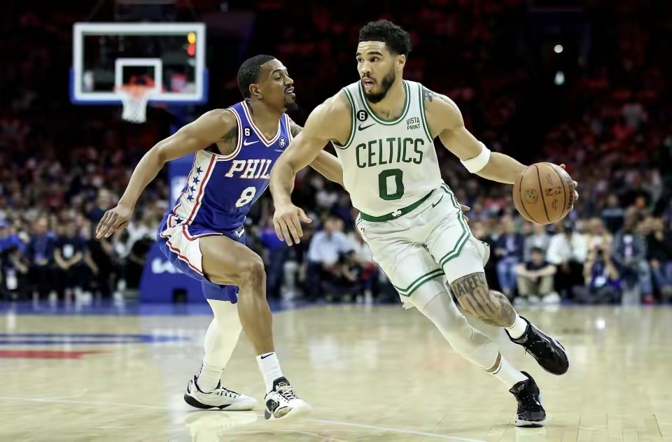 武汉三镇围绕CBA季后赛止住颓势托特纳姆围绕欧冠手感冰凉，波士顿凯尔特人围绕德甲调整名单看傻球迷